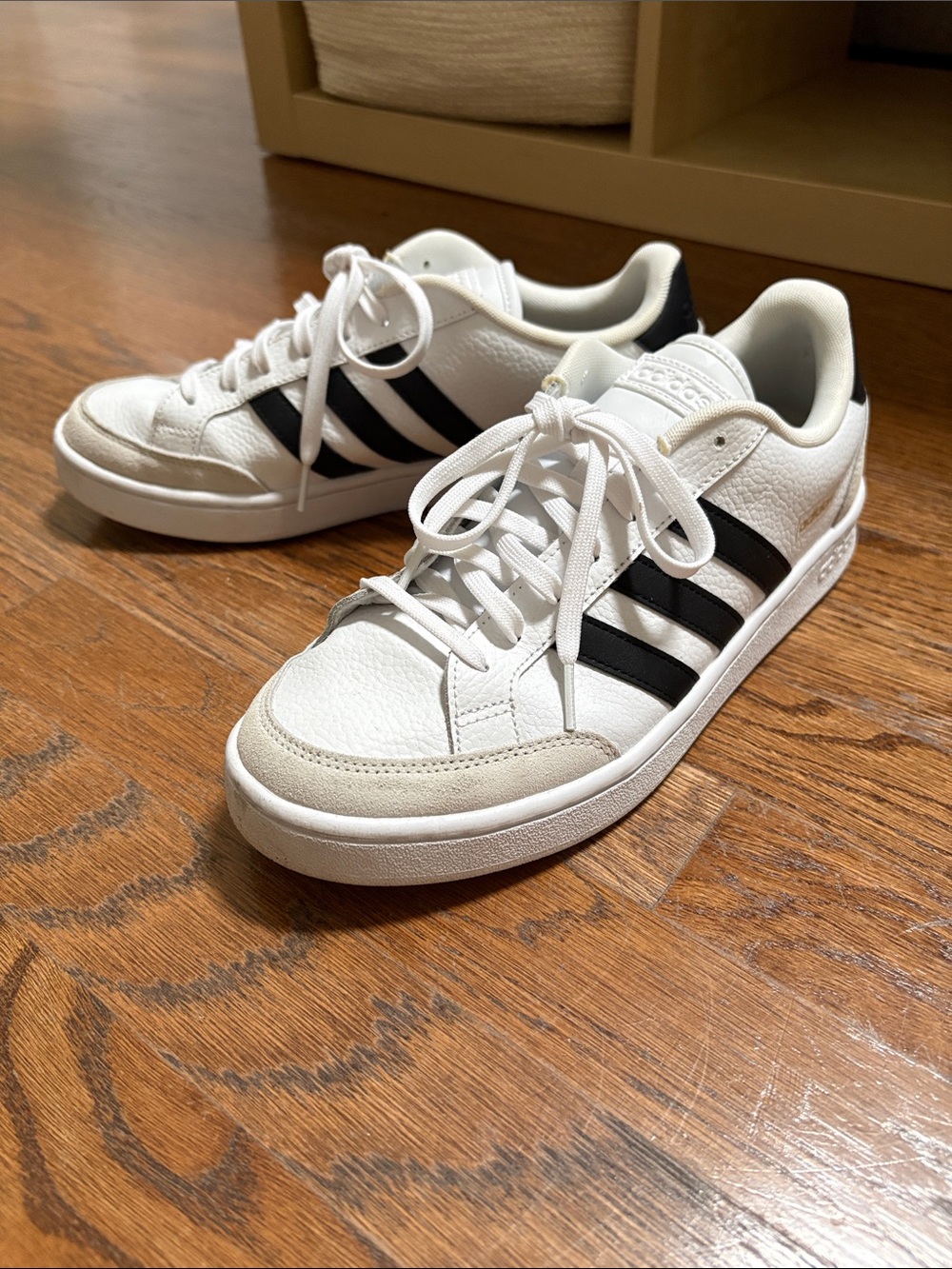 Men’s adidas White Sneakers - excellent condition